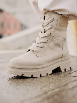 Schnürstiefel beige
