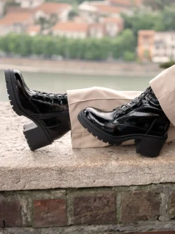 Schnürstiefel schwarz