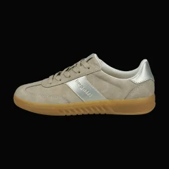 Sneaker Sand